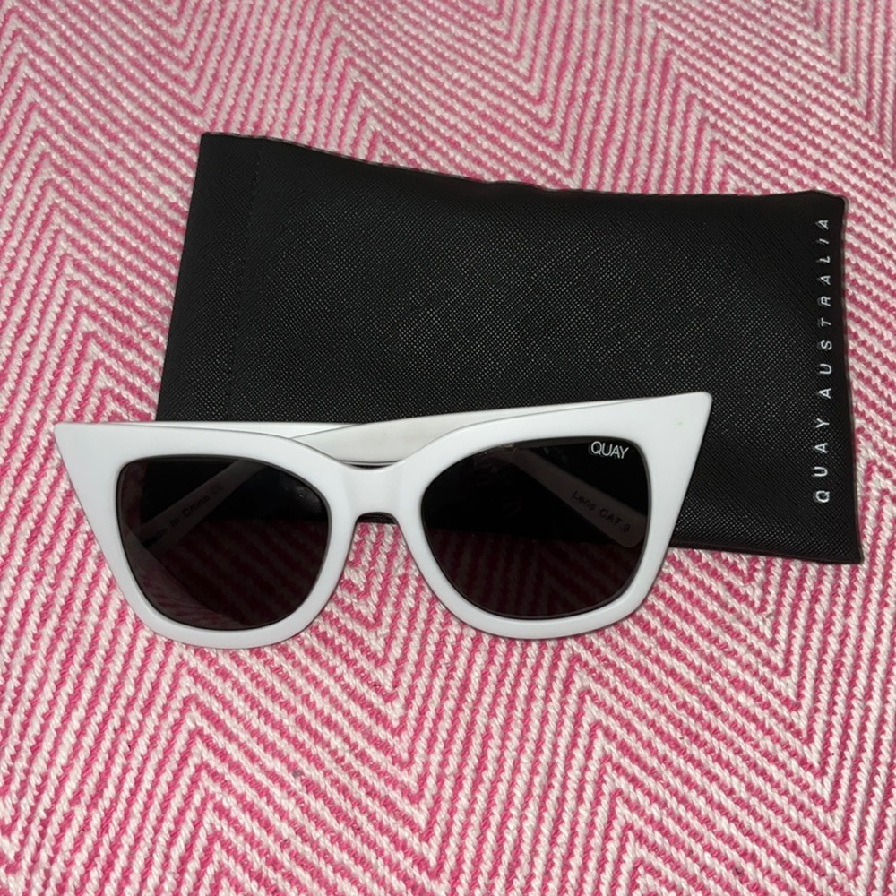White Quay Australia Sunglasses w/ case